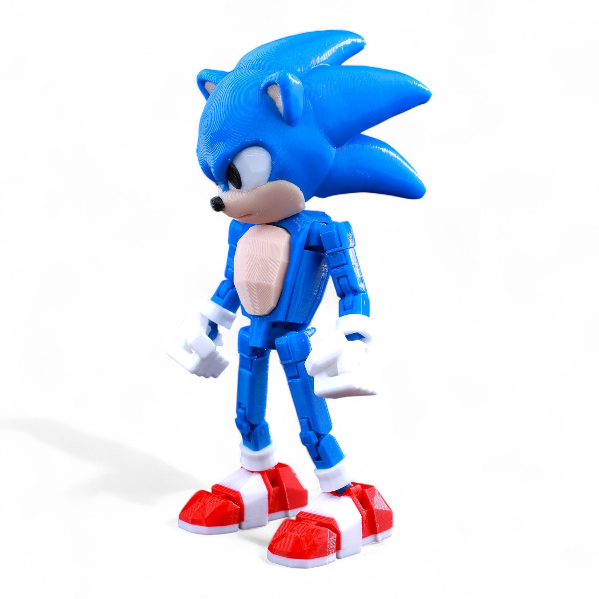 Side view showing Sonic’s spiky quills and articulated limbs